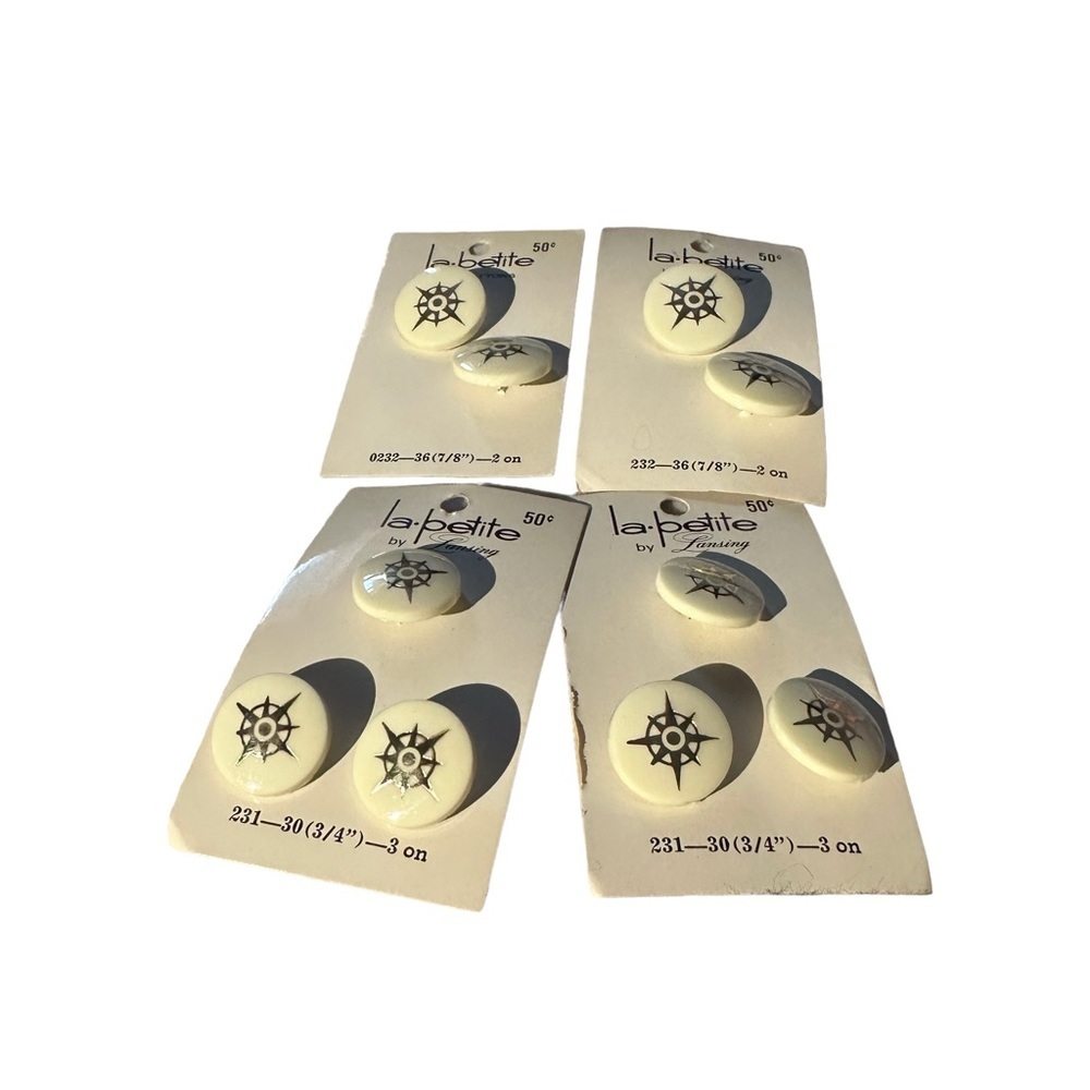 Vtg La Petite Sizes 231 3/4” (6) & 0232 7/8” (4) Cream Gold Compass Buttons NOS